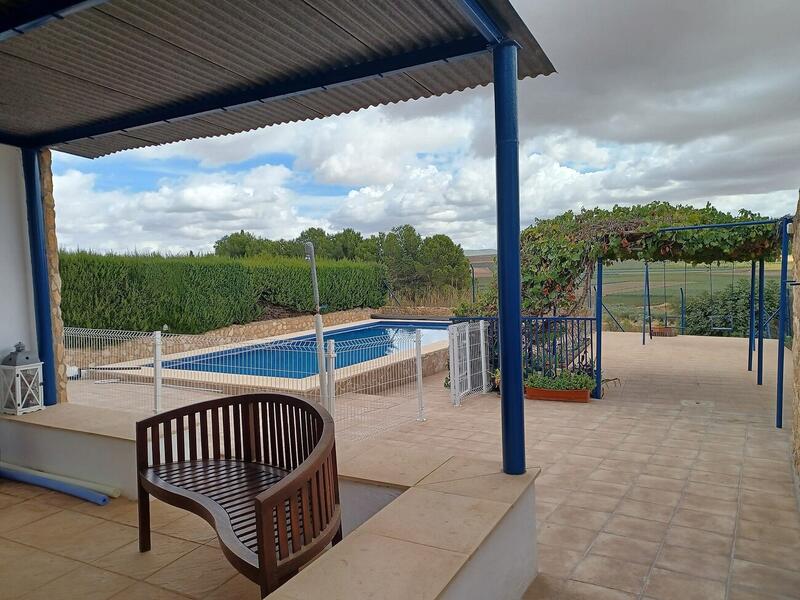 3 bedroom Country House for sale