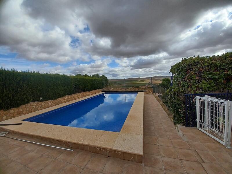 3 bedroom Country House for sale