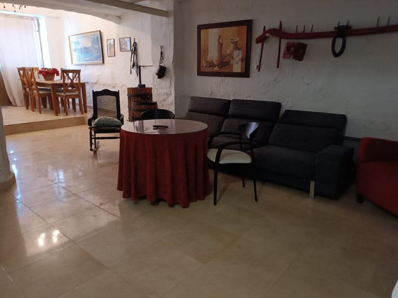 6 bedroom Country House for sale