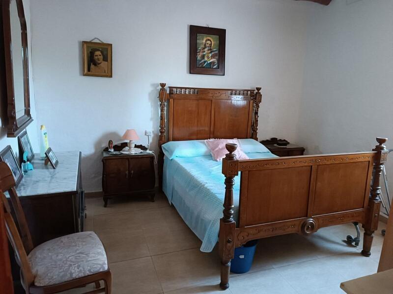 6 bedroom Country House for sale
