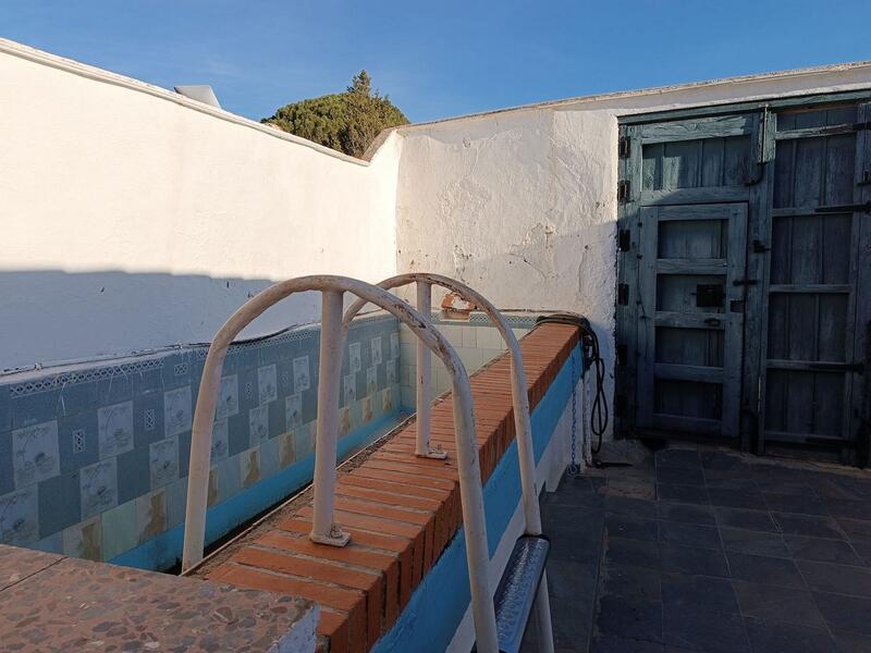 6 bedroom Country House for sale