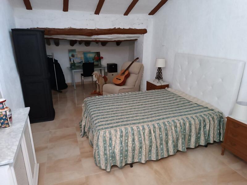 6 bedroom Country House for sale