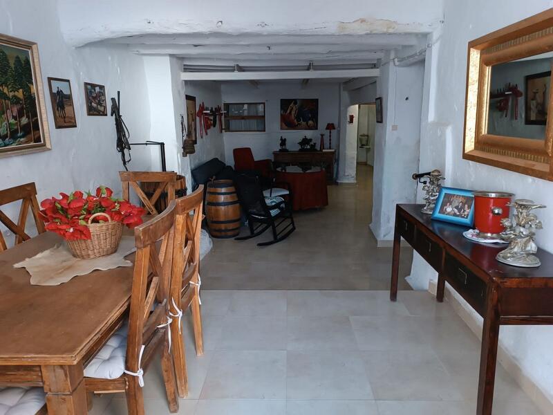 6 bedroom Country House for sale