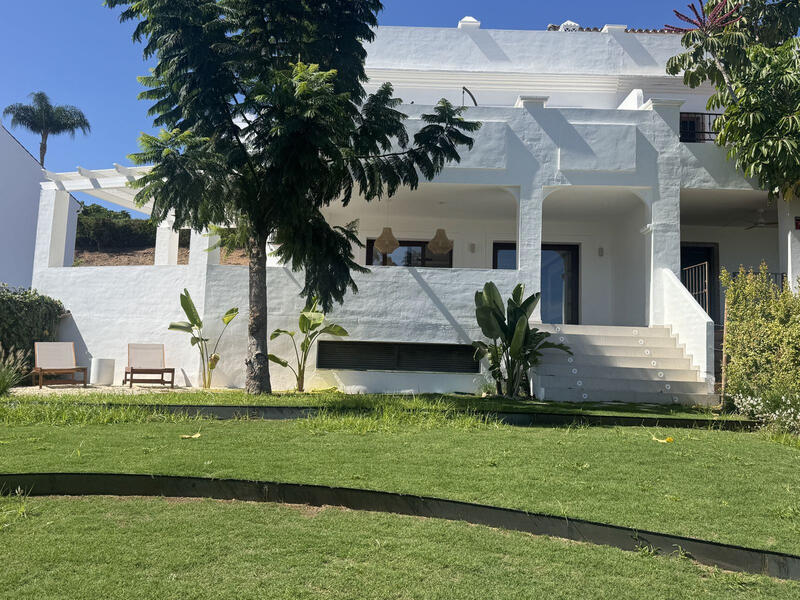 Rekkehus til salgs i Estepona, Málaga