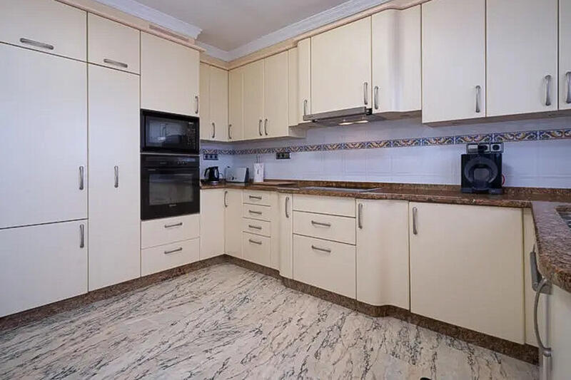 3 спальная комната вилла продается