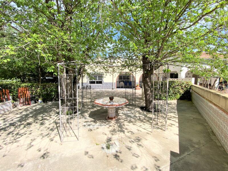 3 bedroom Country House for sale