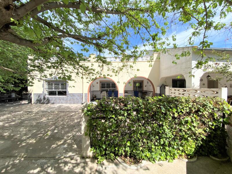 3 bedroom Country House for sale