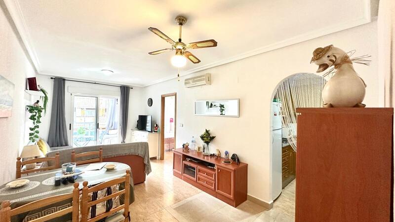 квартира продается в Torrevieja, Alicante