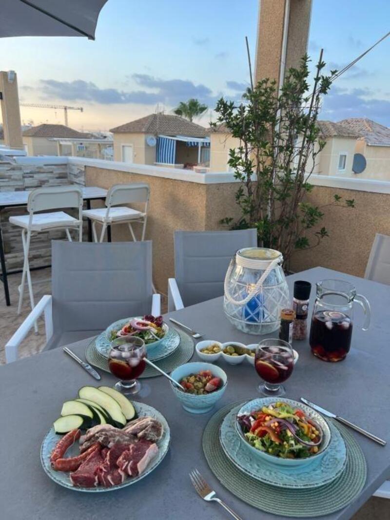 Rekkehus til salgs i Torrevieja, Alicante