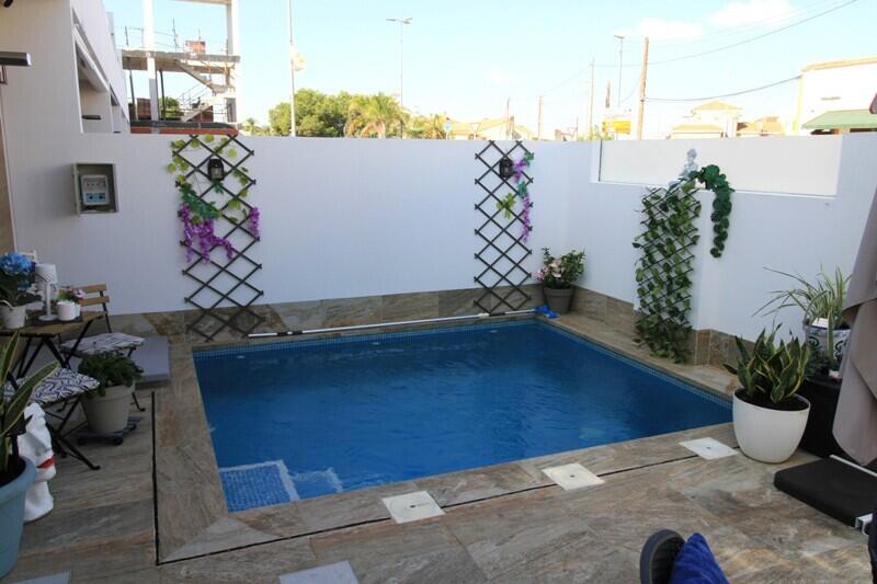 3 bedroom Townhouse for sale
