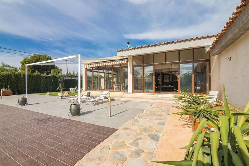 5 bedroom Villa for sale