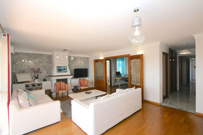 3 bedroom Apartment for sale