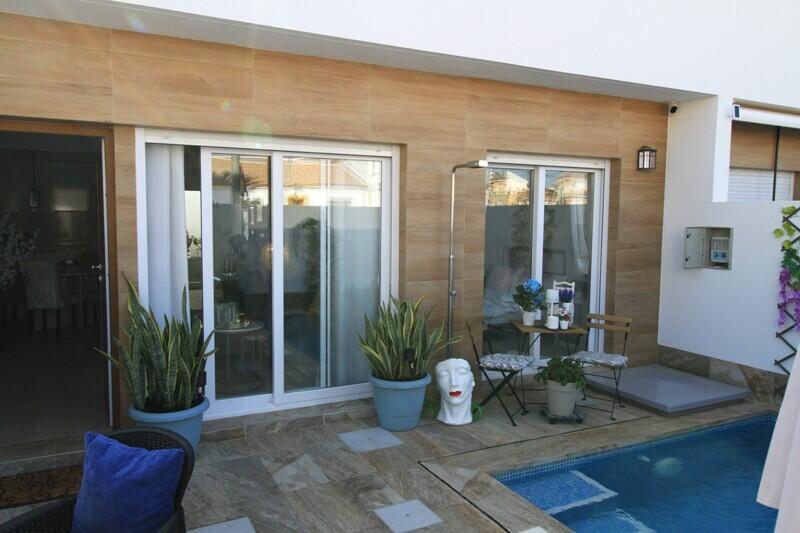 3 bedroom Townhouse for sale