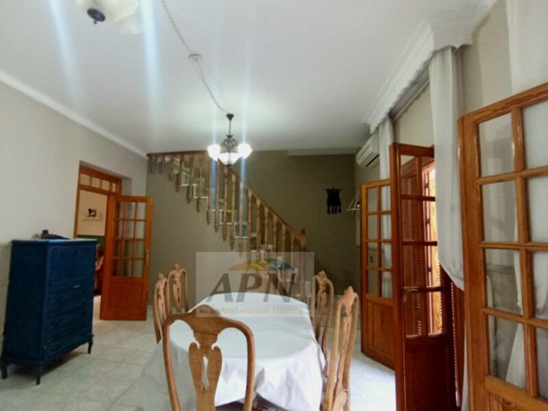 3 bedroom Townhouse for sale