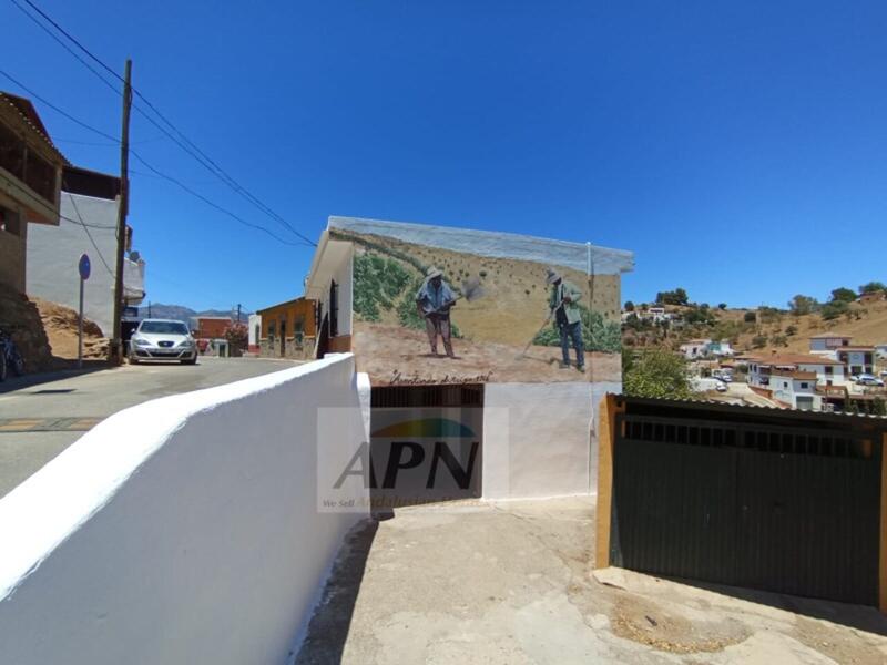 3 bedroom Townhouse for sale