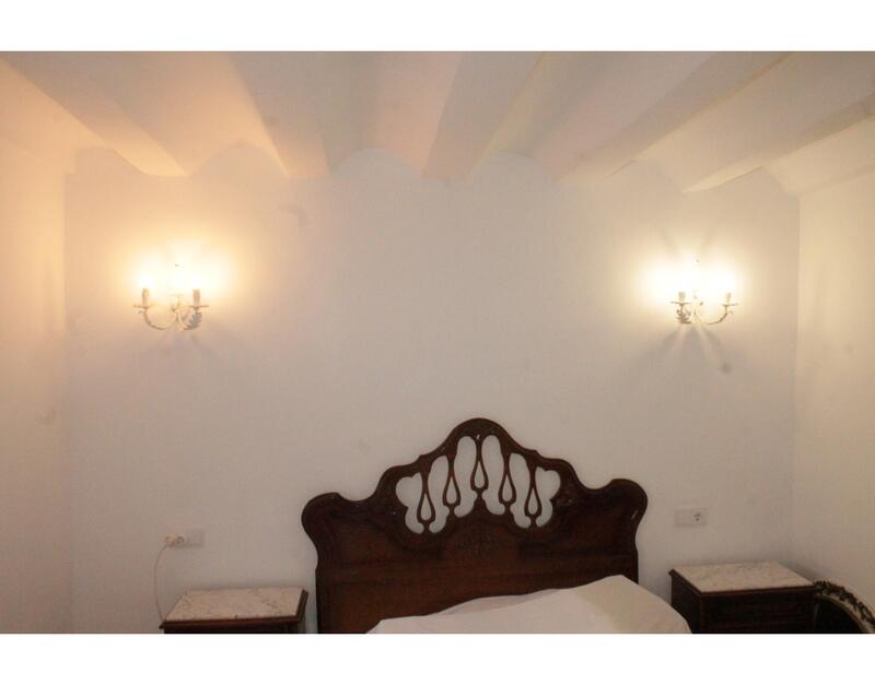 5 bedroom Townhouse for sale