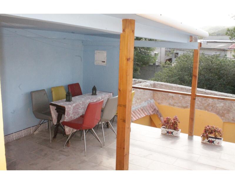 5 bedroom Townhouse for sale