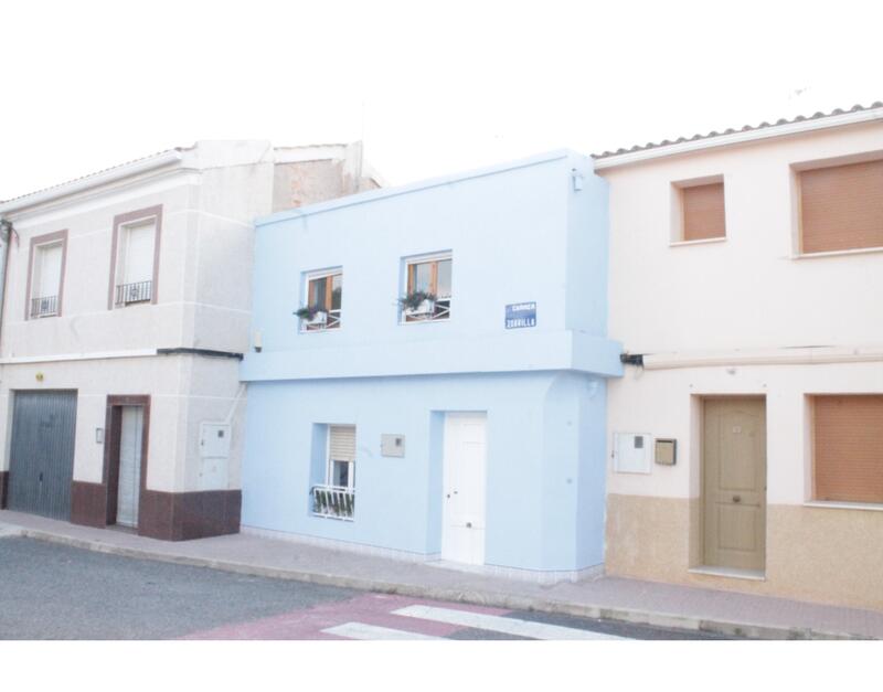 5 bedroom Townhouse for sale