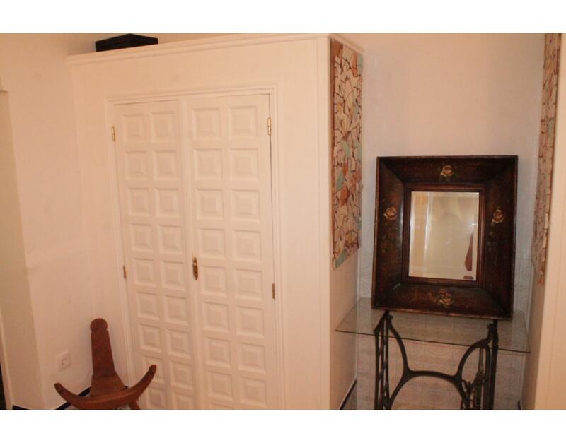 5 bedroom Townhouse for sale