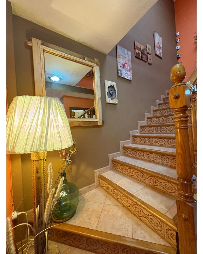 4 bedroom Townhouse for sale