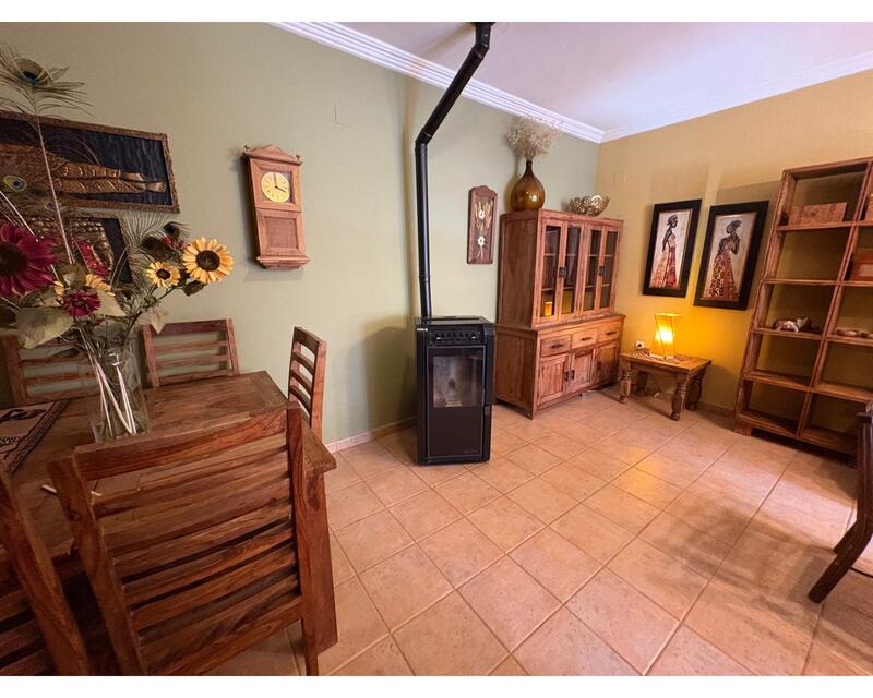 4 bedroom Townhouse for sale