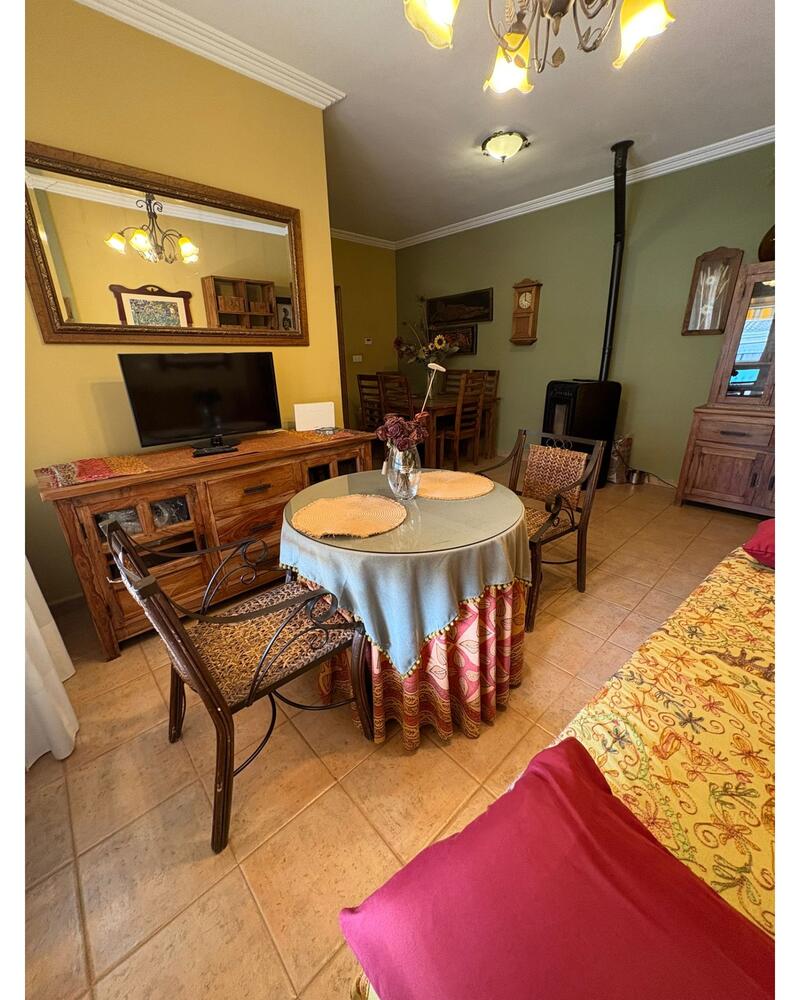 4 bedroom Townhouse for sale