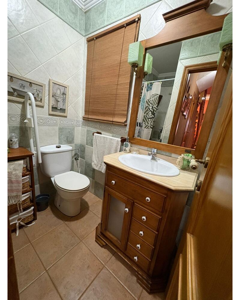 4 bedroom Townhouse for sale