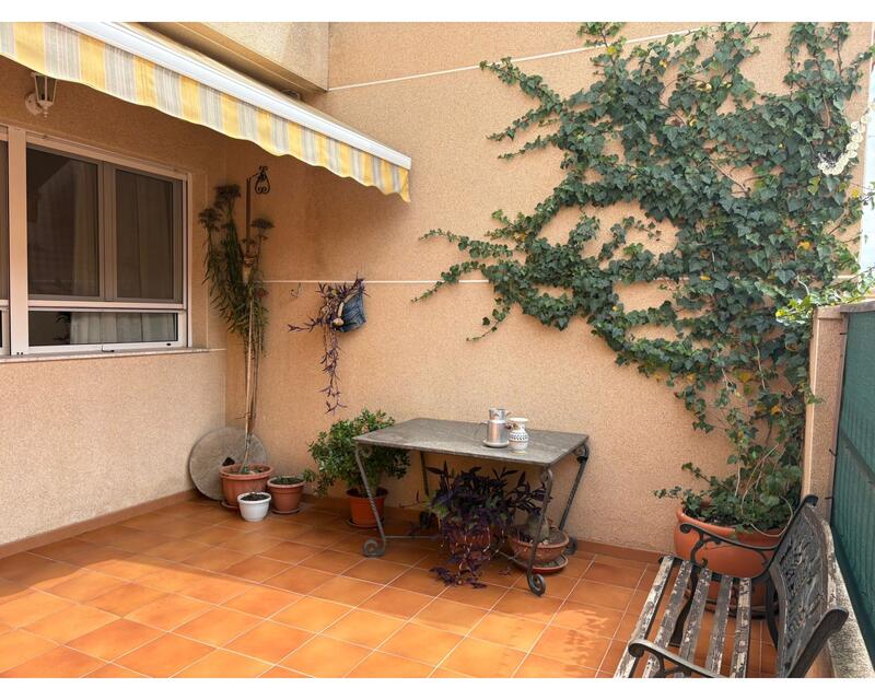 4 bedroom Townhouse for sale