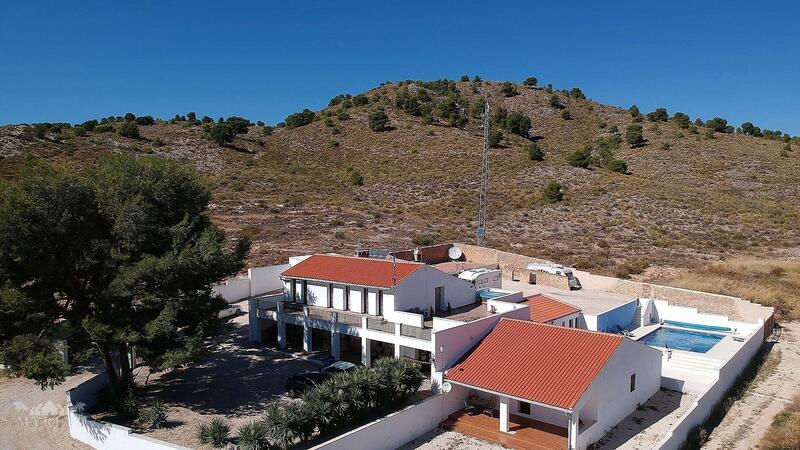 Деревенский Дом продается в Algueña, Alicante