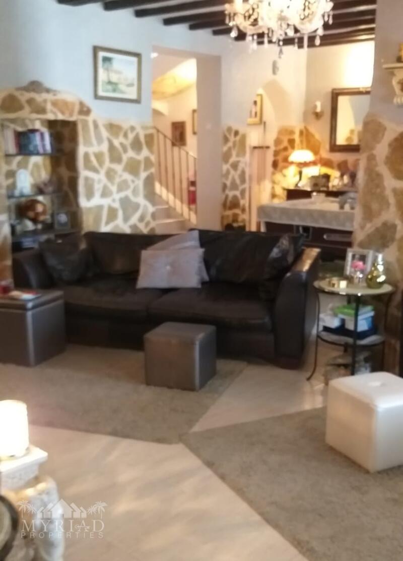8 bedroom Country House for sale