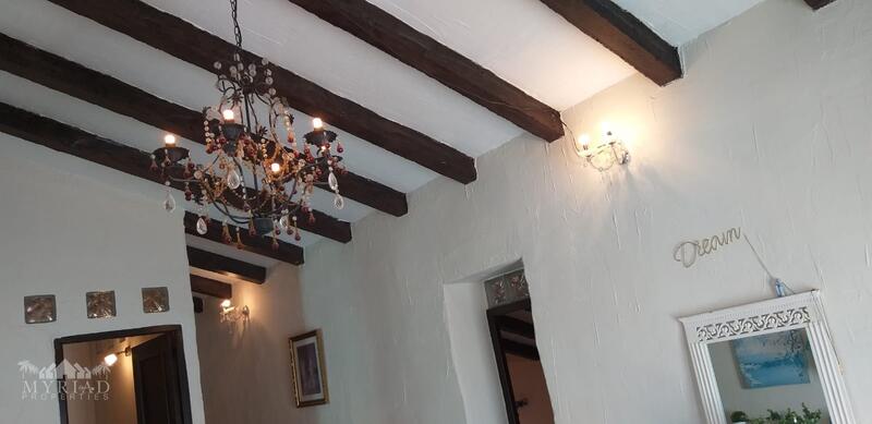 8 bedroom Country House for sale