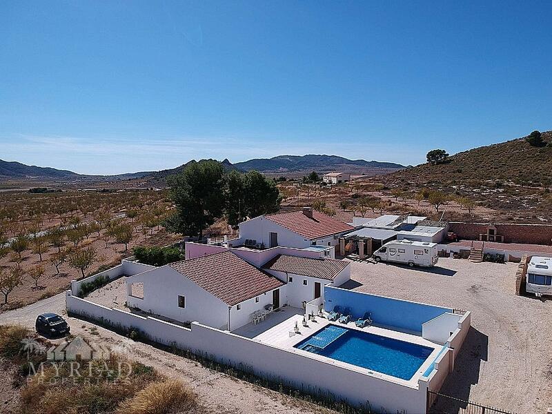 8 bedroom Country House for sale