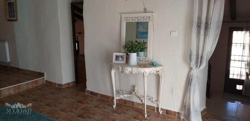 8 bedroom Country House for sale