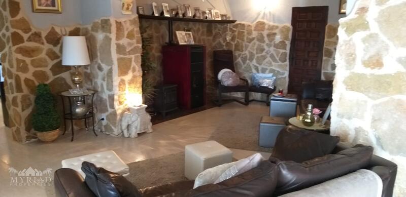 8 bedroom Country House for sale