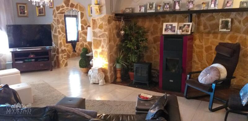 8 bedroom Country House for sale