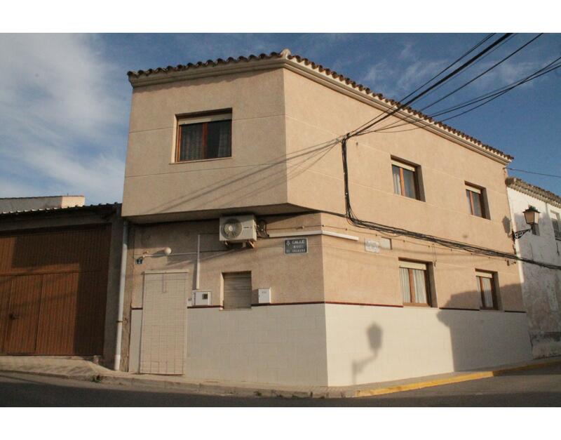 3 bedroom Townhouse for sale