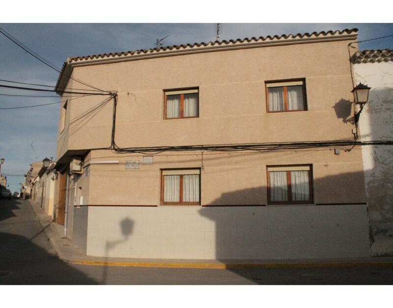 3 bedroom Townhouse for sale