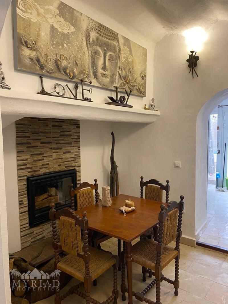3 bedroom Townhouse for sale
