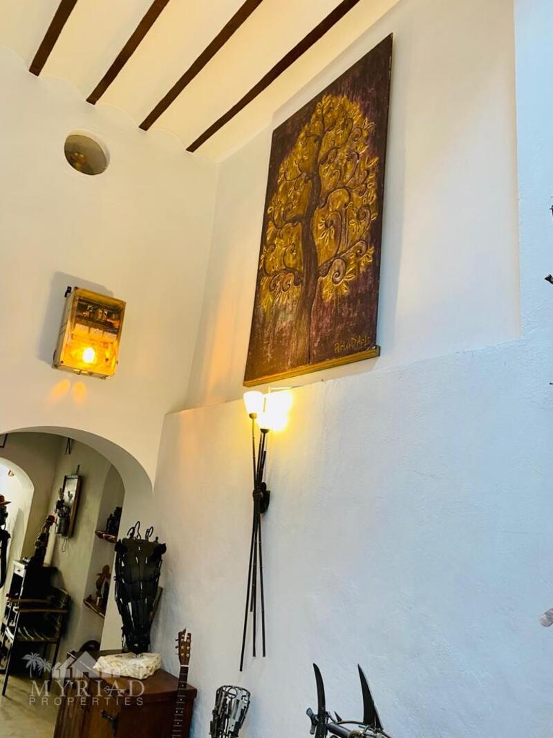 3 bedroom Townhouse for sale