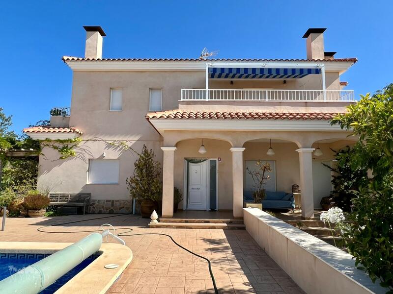 4 bedroom Villa for sale