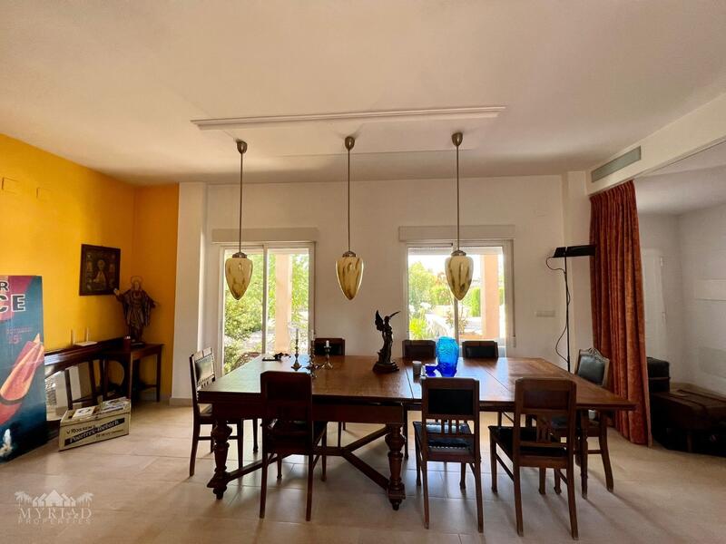 4 bedroom Villa for sale