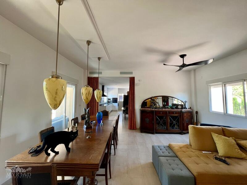 4 bedroom Villa for sale
