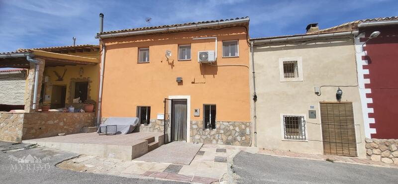 5 bedroom Country House for sale
