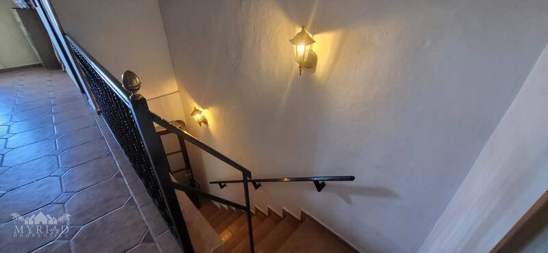5 bedroom Country House for sale