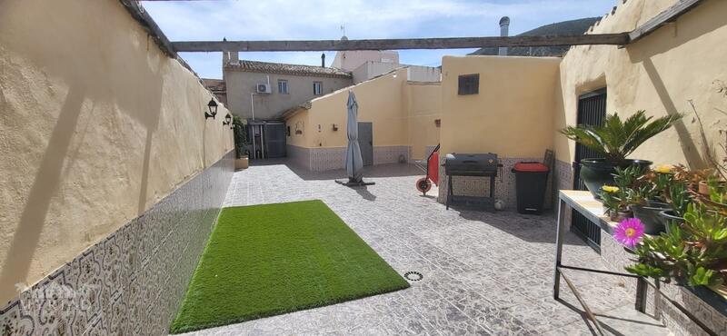 5 bedroom Country House for sale
