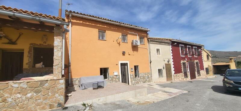 5 bedroom Country House for sale