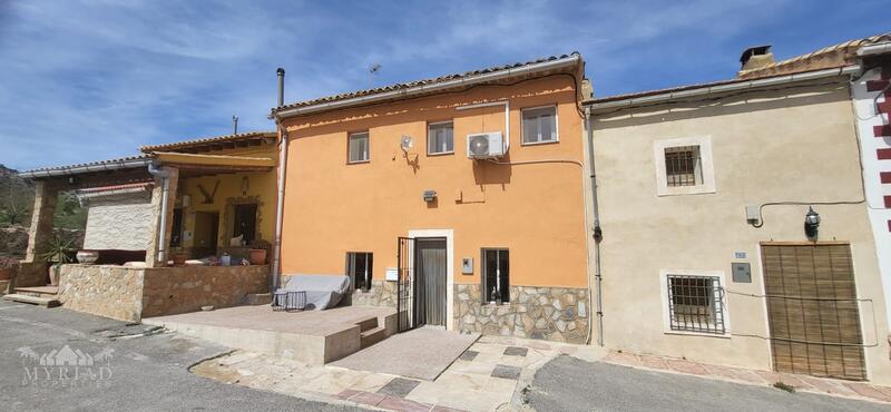 5 bedroom Country House for sale