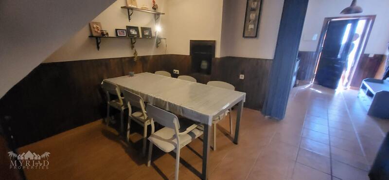 5 bedroom Country House for sale