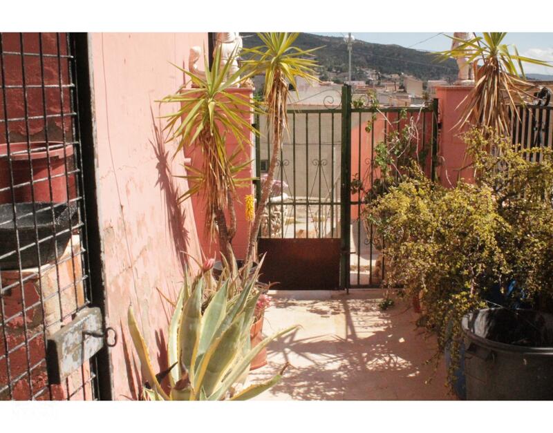 Дом в пещере продается в Pinoso, Alicante