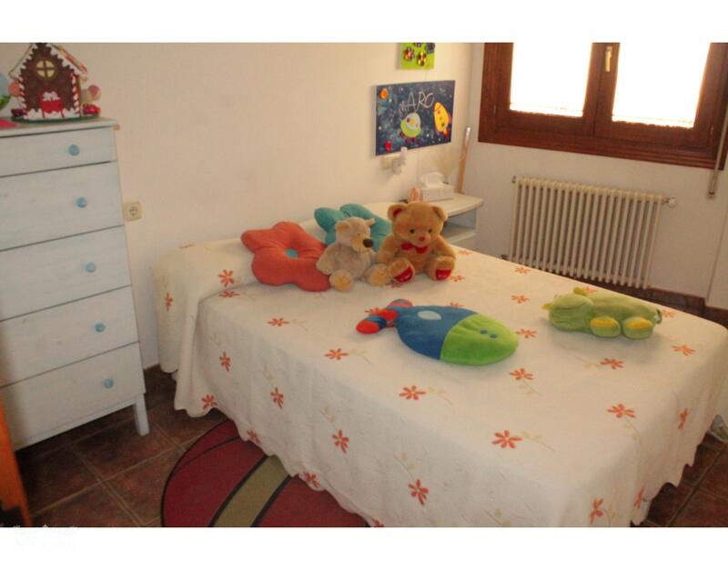4 спальная комната городская тюрьма продается